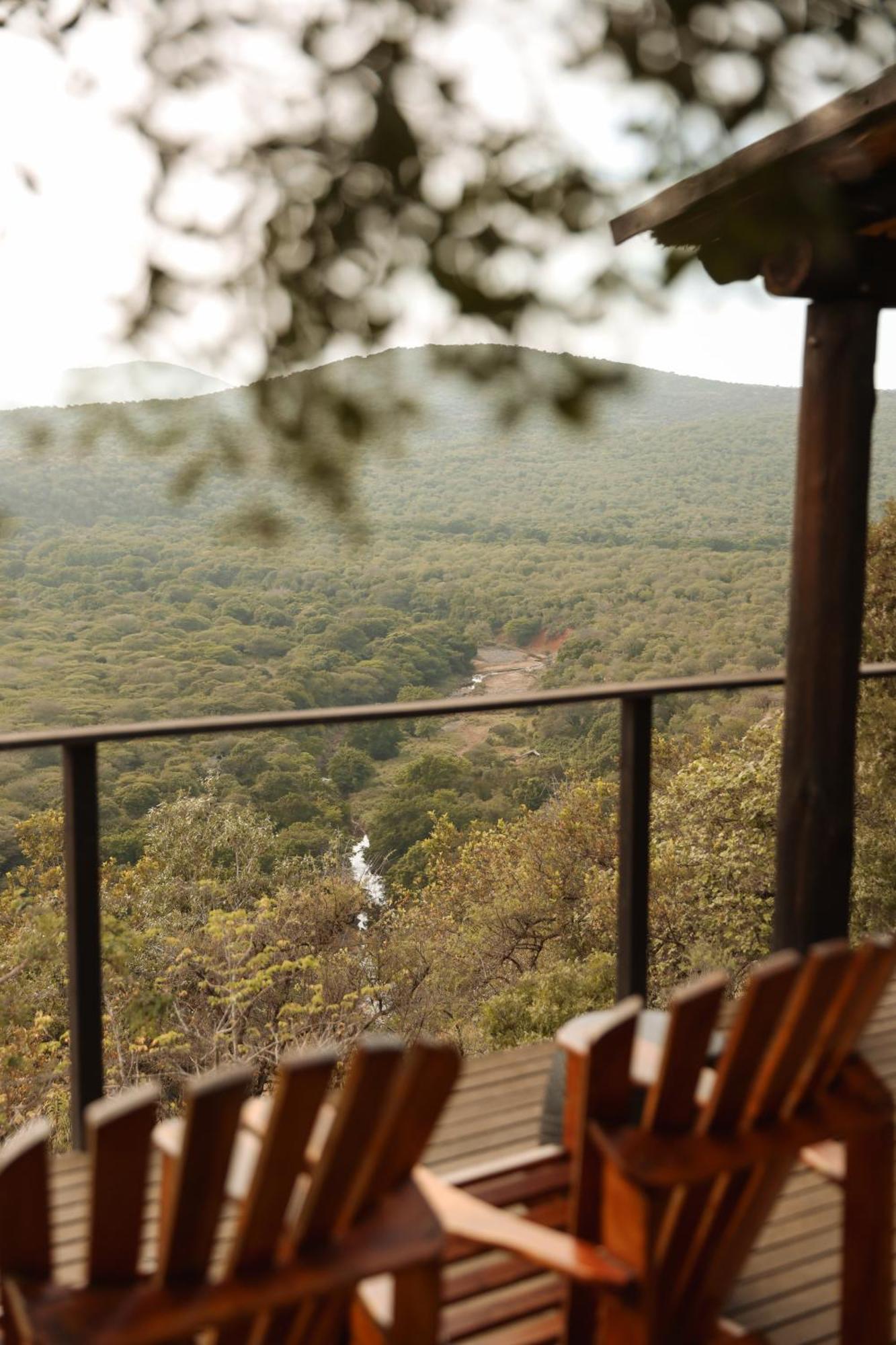 レオパード マウンテン サファリ ロッジ Manyoni Private Game Reserve エクステリア 写真