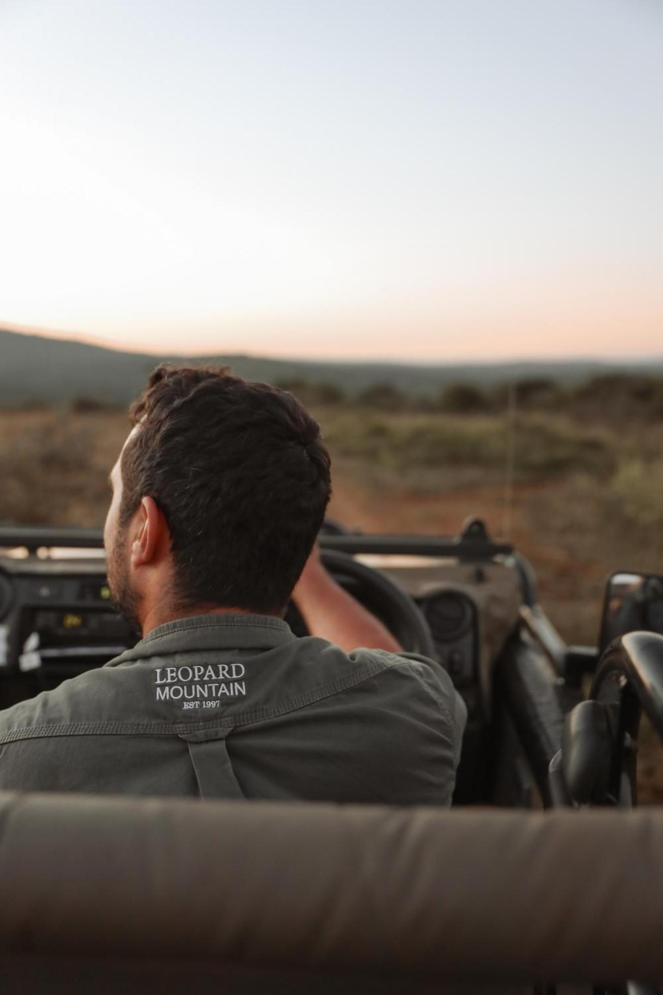 レオパード マウンテン サファリ ロッジ Manyoni Private Game Reserve エクステリア 写真