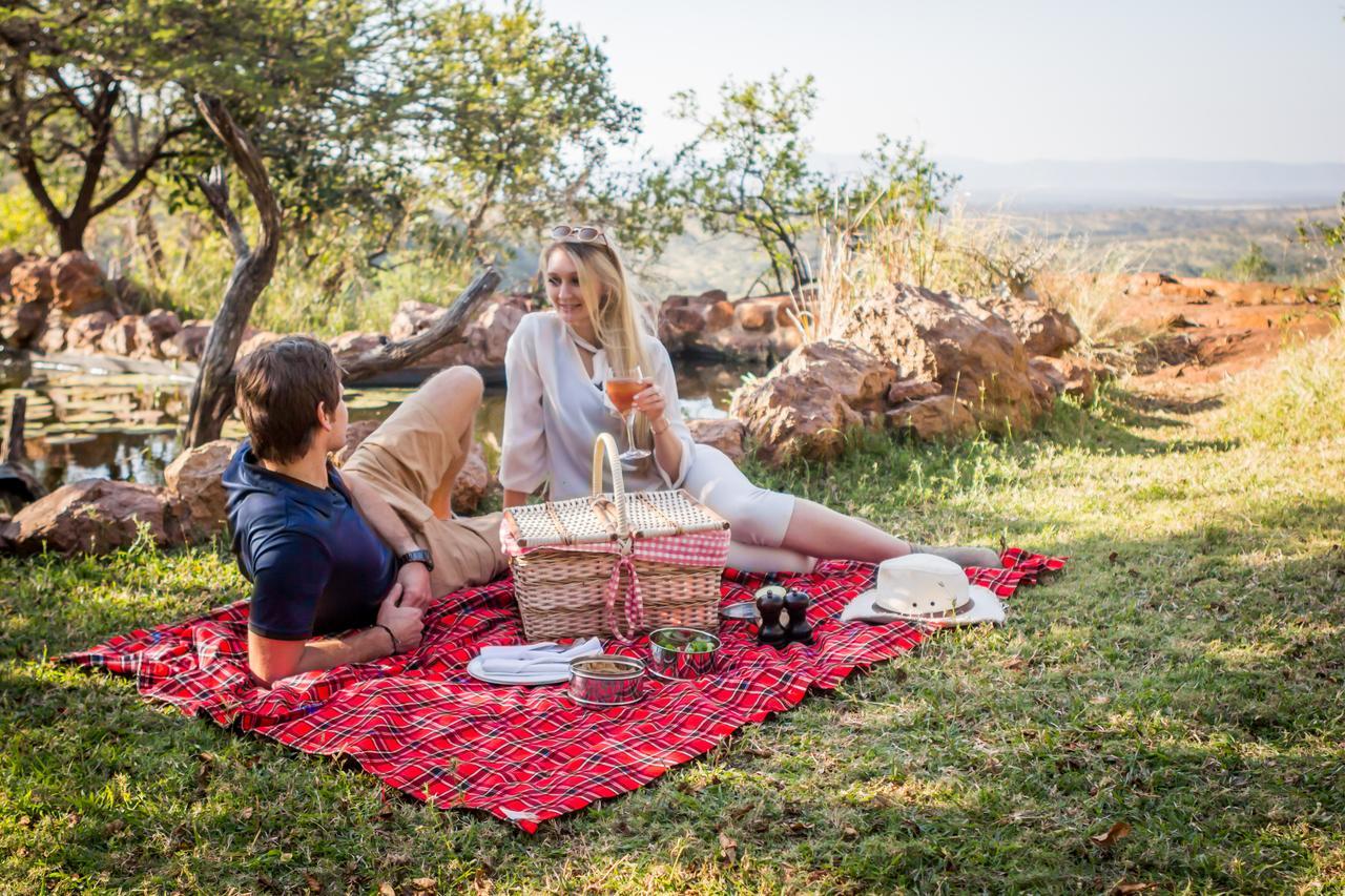 レオパード マウンテン サファリ ロッジ Manyoni Private Game Reserve エクステリア 写真
